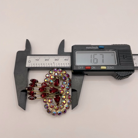 VINTAGE Aurora Borealis Crystal Brooch - Picture 7 of 7